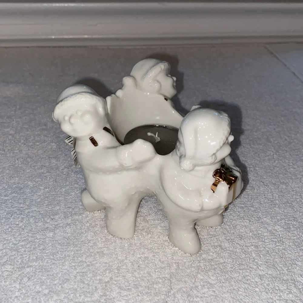 Mikasa Holiday Elegance Christmas tea light candle holder 3” tall FK001